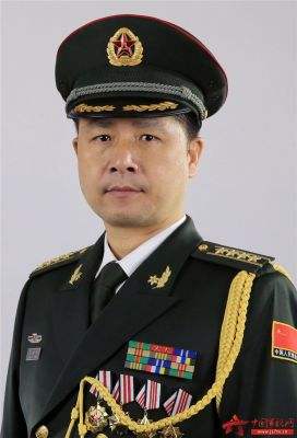 Le général de brigade CHENG De Ming