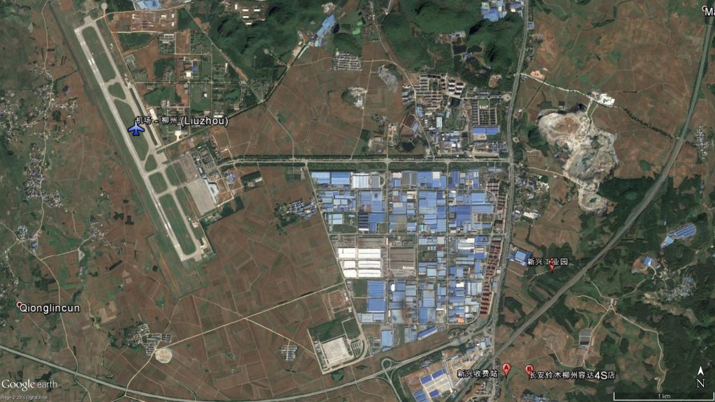 La base aérienne de Liuzhou et le lieu du crash de JH-7A (en bas à droite)