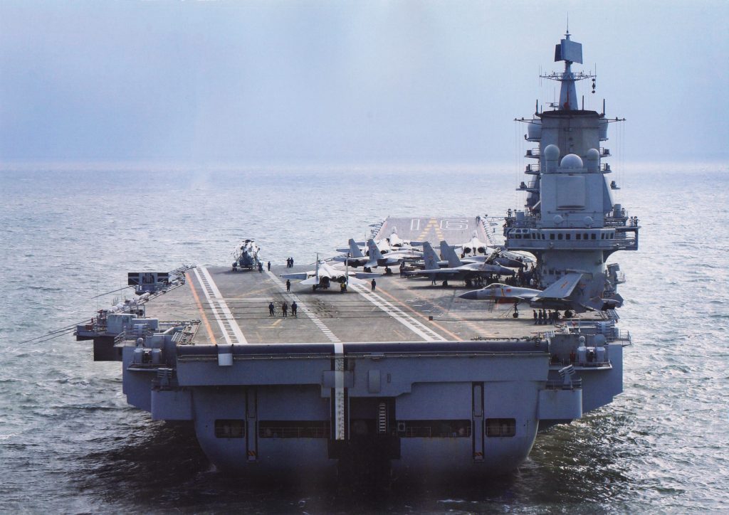 2017-04-04-Le-porte-avions-Liaoning-repa